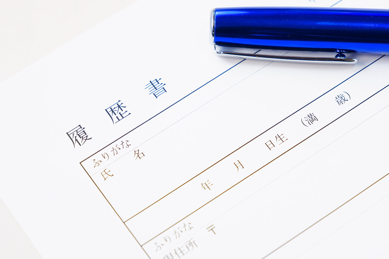 新卒と中途で異なる採用計画のイメージ